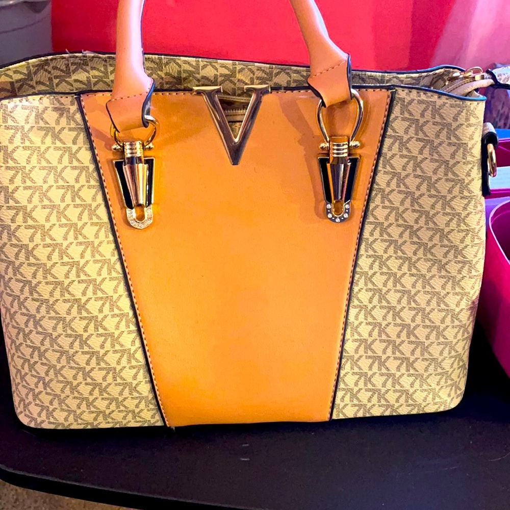 Purse, tan and peach like color, 7k brand
